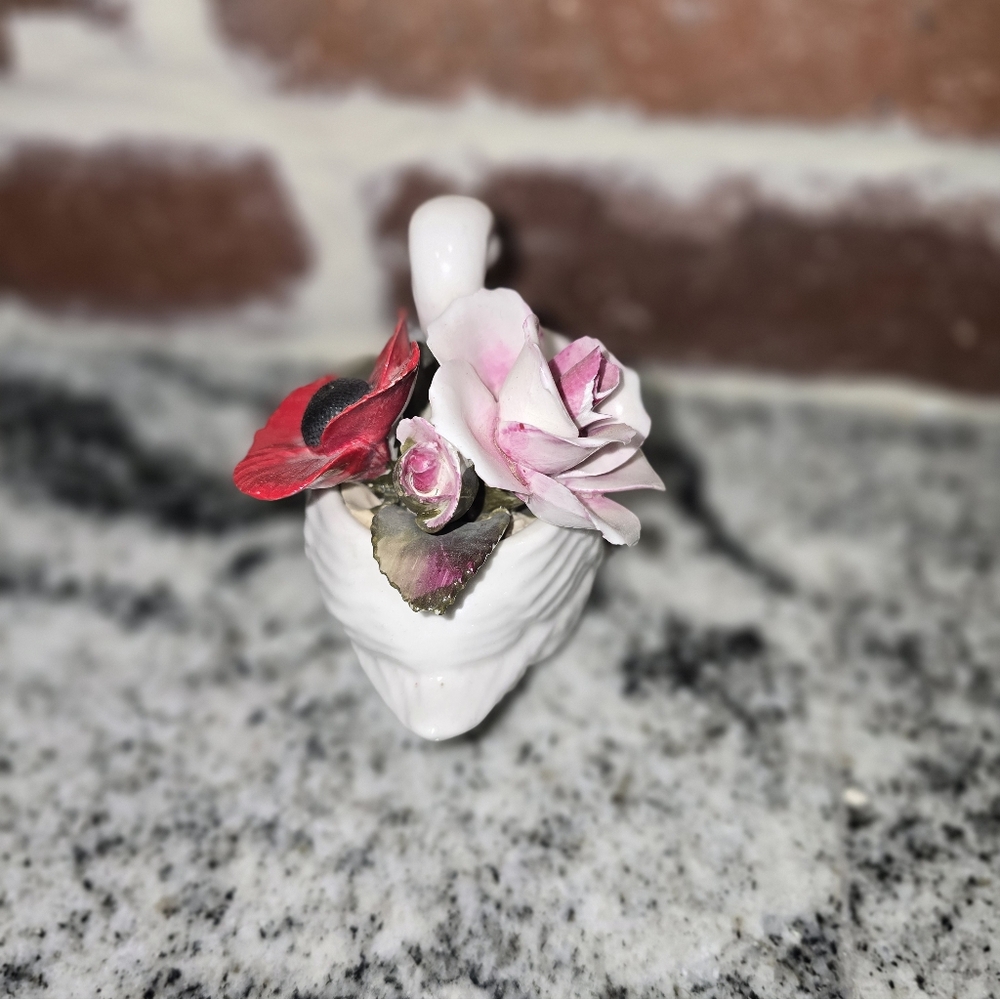 Vintage Bone China Swan Figurine - Picture 2 of 3